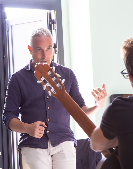 Avant/après : notre mission est de transformer les espaces encombrés en lieux propres et ordonnés, en réemployant et recyclant les objets.